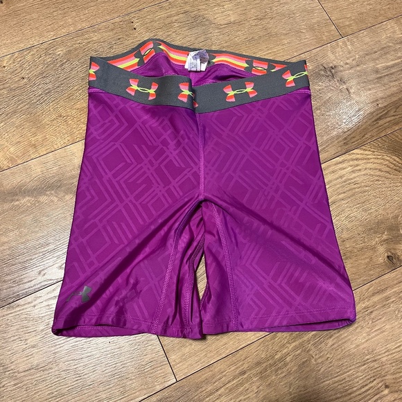 Women's sliding shorts EUC  Underarmour size small - Picture 1 of 5